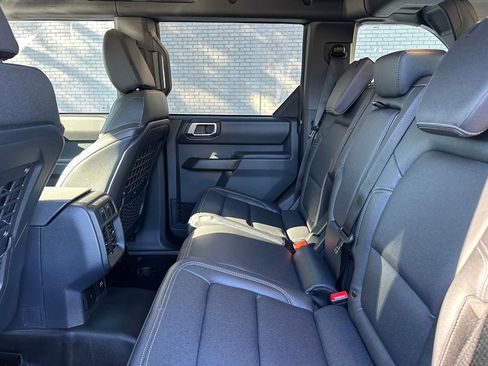 New 2025 Ford Bronco Badlands image 32