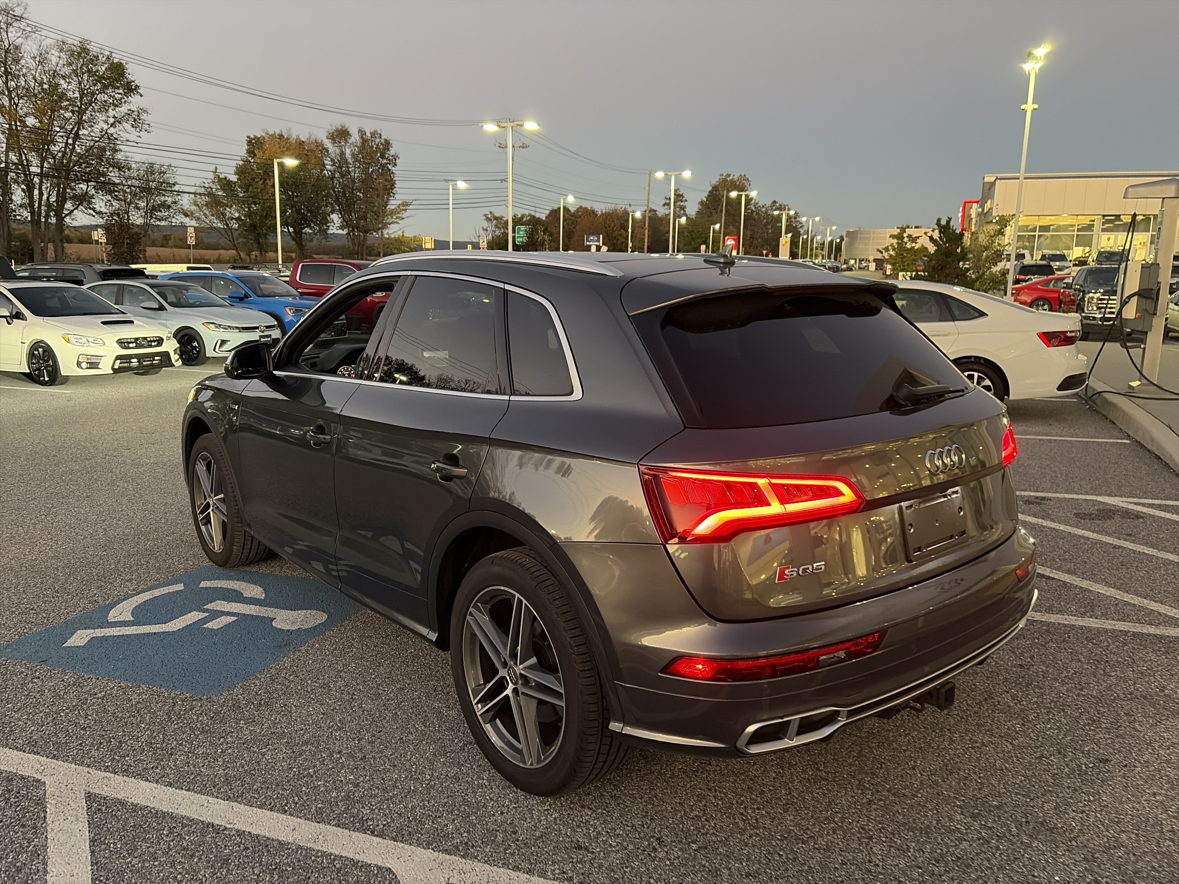 Used 2018 Audi SQ5 Prestige w/ Prestige Package AWD/4WD image 6
