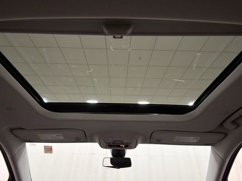 Used 2020 Chevrolet Traverse Premier w/ Redline Edition AWD/4WD image 16