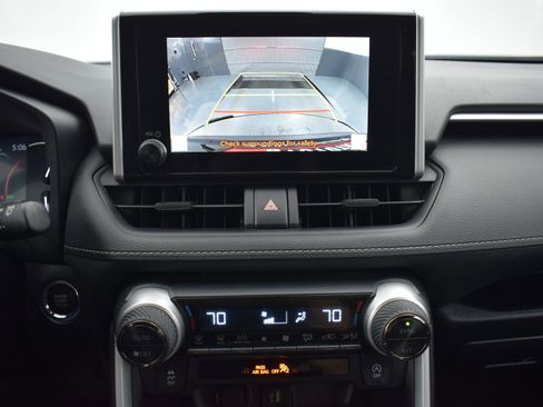 Used 2025 Toyota RAV4 XLE image 15