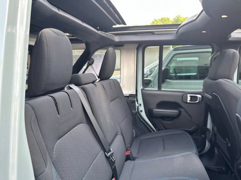 Used 2024 Jeep Wrangler Unlimited Rubicon 4xe w/ Convenience Group AWD/4WD image 38
