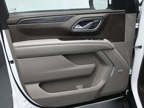 Used 2022 GMC Yukon SLT w/ SLT Premium Package image 25