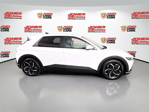 Certified 2024 Hyundai Ioniq 5 SE image 17