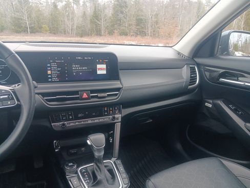 Used 2024 Kia Seltos SX w/ SX Sunroof Package image 19