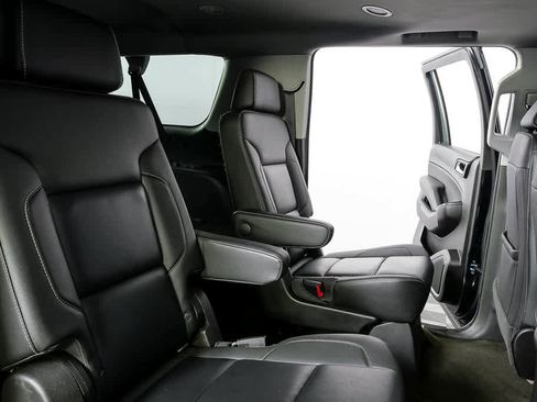 Used 2018 Chevrolet Suburban LT AWD/4WD image 23