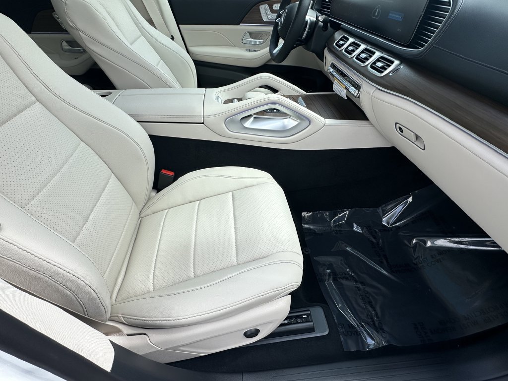 New 2026 Mercedes-Benz GLS 450 4MATIC image 15