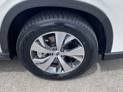 Used 2023 Subaru Ascent Premium w/ Convenience Package AWD/4WD image 29