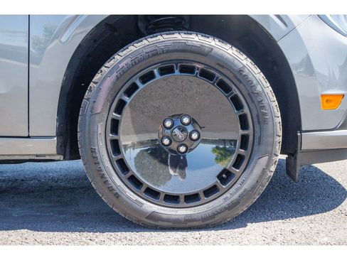 Used 2025 Ford Maverick Lobo AWD/4WD image 9