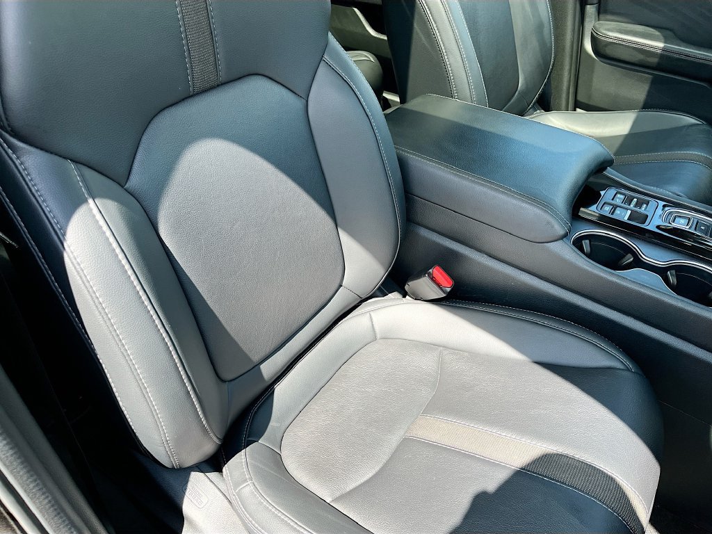 Used 2025 Honda Pilot Touring image 31