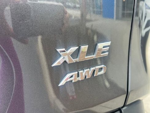 Used 2022 Toyota RAV4 XLE Premium AWD/4WD image 21