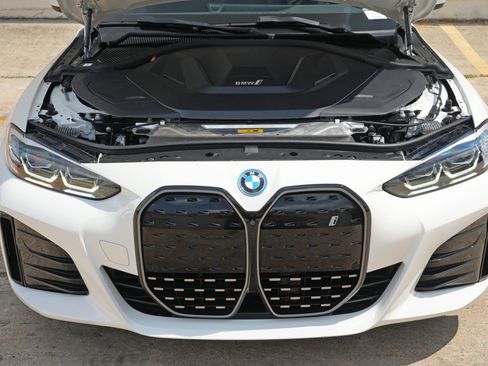 Used 2023 BMW i4 eDrive40 w/ M Sport Package RWD image 8