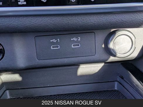 Used 2025 Nissan Rogue SV FWD image 21