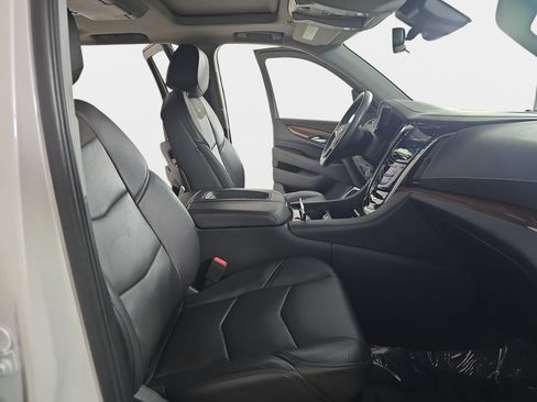Used 2020 Cadillac Escalade Premium Luxury AWD/4WD image 10