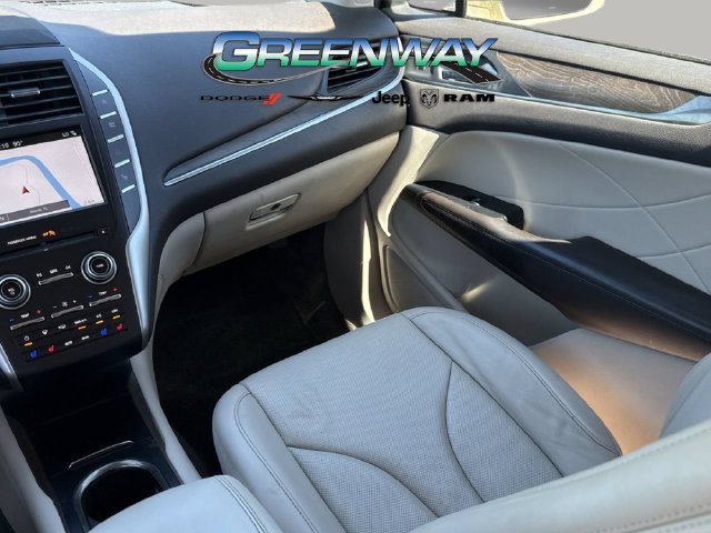 Used 2018 Lincoln MKC Reserve FWD image 17