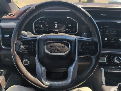 Used 2023 GMC Sierra 1500 Denali AWD/4WD image 9