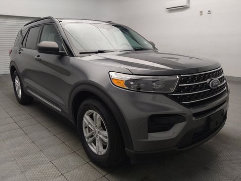 Used 2021 Ford Explorer XLT RWD image 13