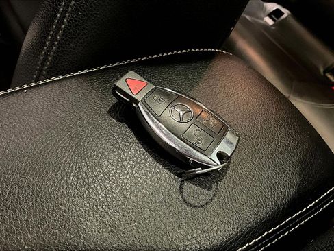 Used 2018 Mercedes-Benz GLA 250 4MATIC image 33