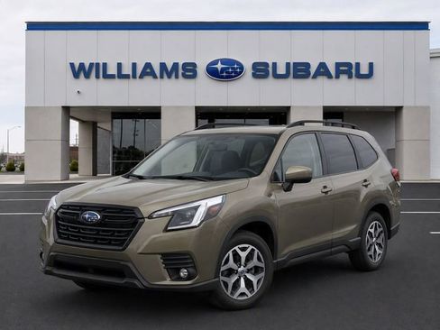 Used 2024 Subaru Forester Premium AWD/4WD image 2