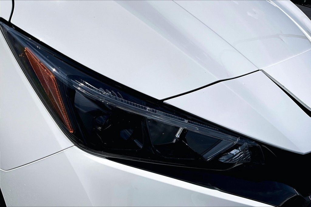 Used 2025 Nissan Leaf S FWD image 32