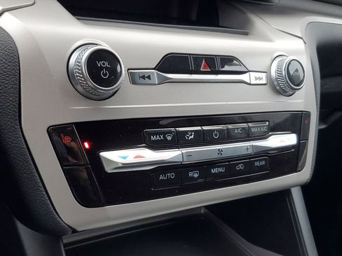 Certified 2023 Ford Explorer XLT w/ Class IV Trailer Tow Package image 26