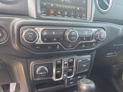 Used 2023 Jeep Wrangler Unlimited Sahara w/ Cold Weather Group AWD/4WD image 27