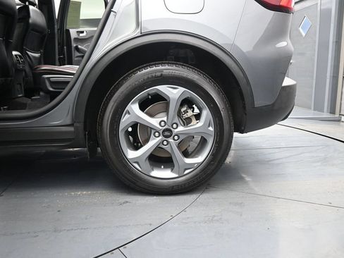 Used 2025 Ford Escape ST-Line w/ Tech Pack #1 FWD image 17