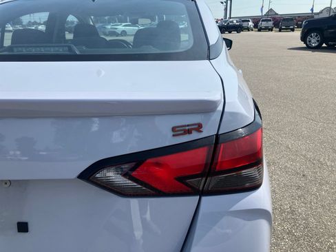 Used 2024 Nissan Versa SR FWD image 10