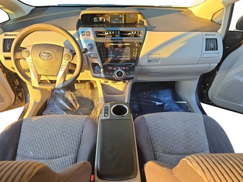 Used 2016 Toyota Prius V Three image 9