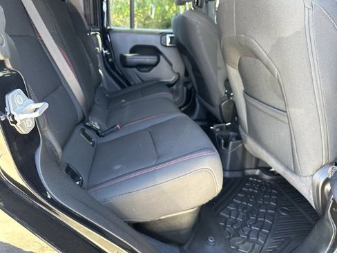 Used 2023 Jeep Gladiator Rubicon w/ Cold Weather Group image 20