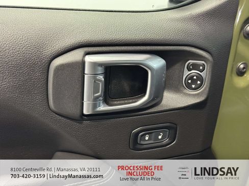 Used 2023 Jeep Wrangler Unlimited Sahara w/ Cold Weather Group AWD/4WD image 27
