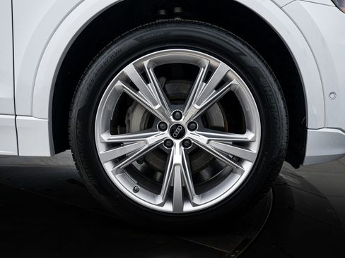 Certified 2023 Audi Q8 Premium Plus w/ Premium Plus Package AWD/4WD image 25