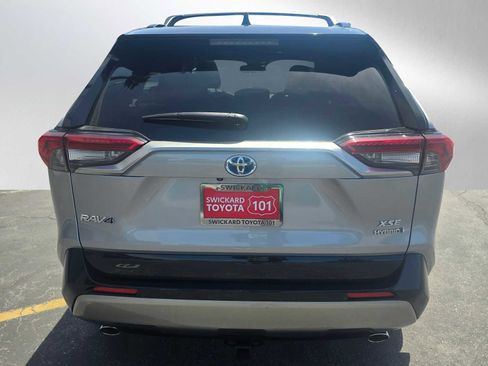 Used 2023 Toyota RAV4 XSE AWD/4WD image 4