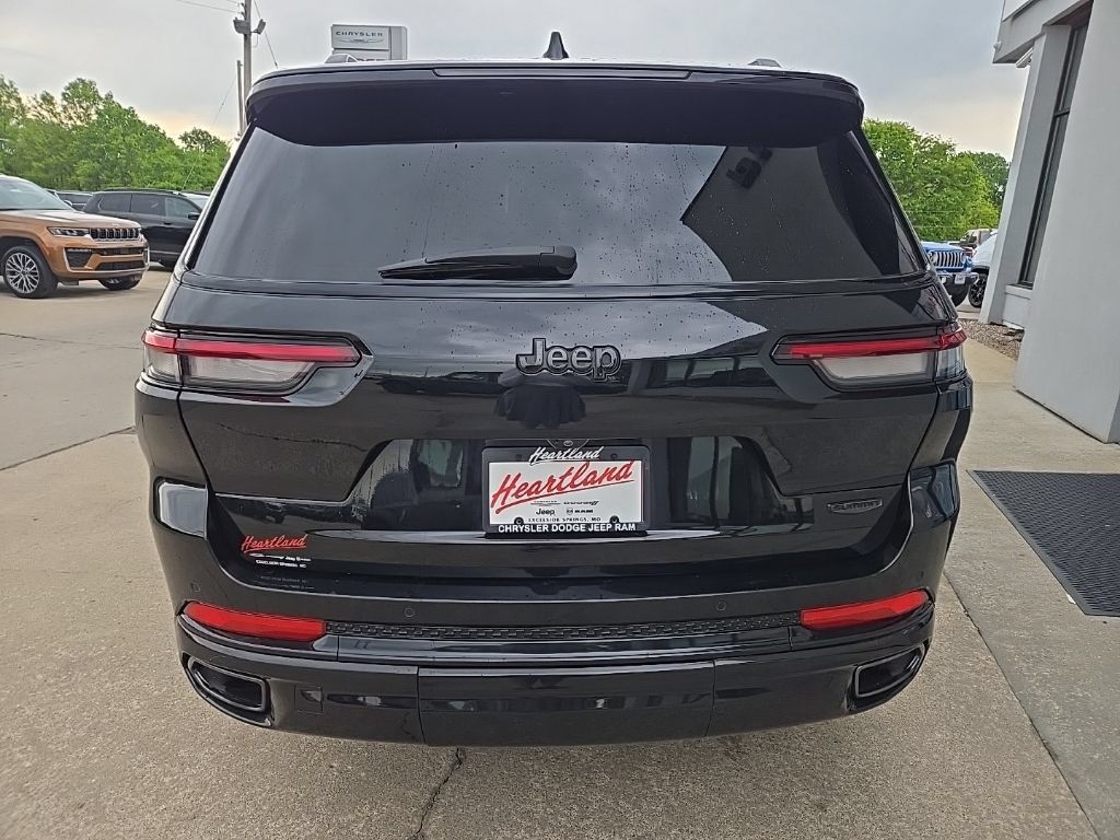 Used 2024 Jeep Grand Cherokee L Summit AWD/4WD image 13