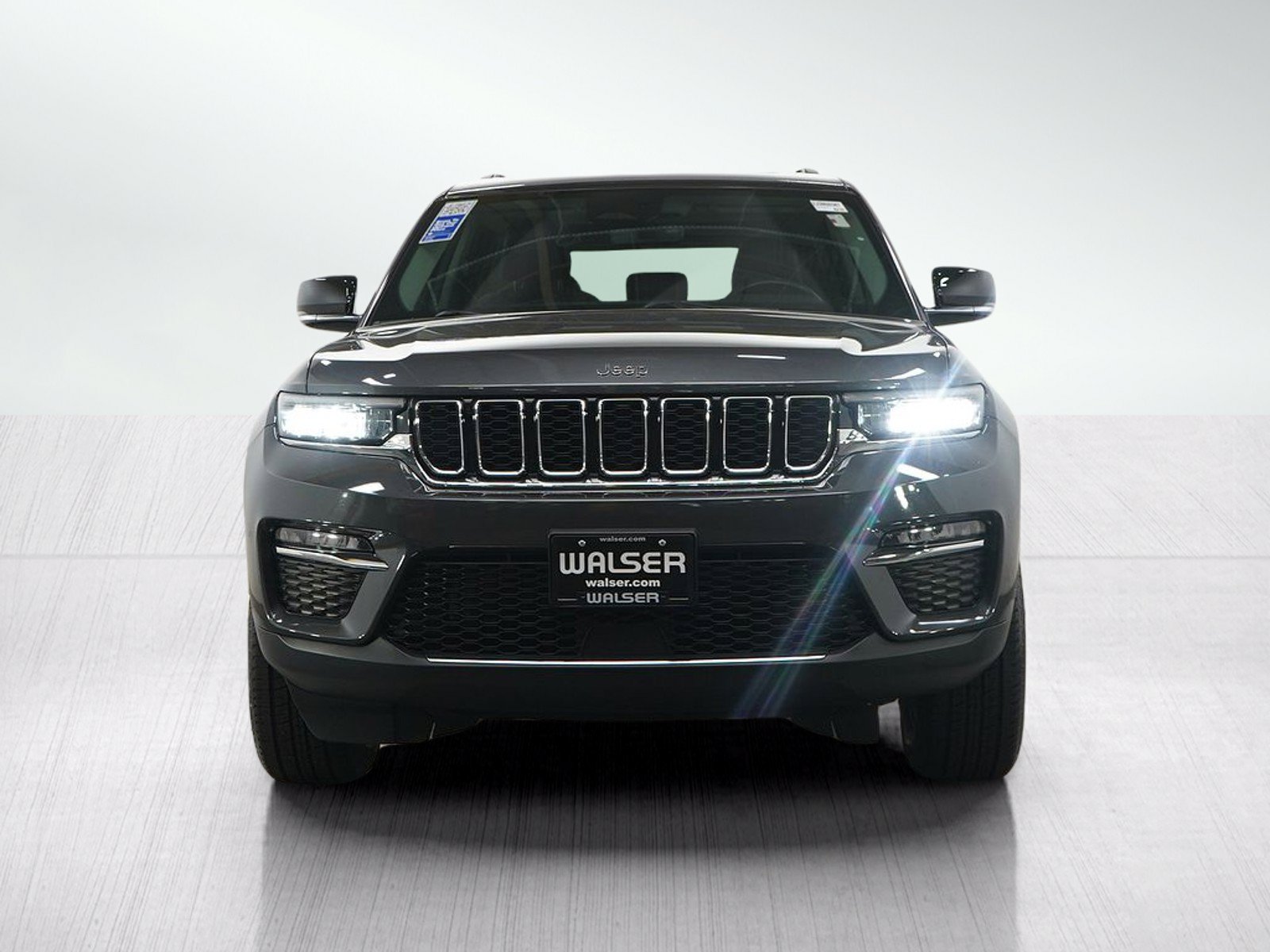 Used 2022 Jeep Grand Cherokee Limited AWD/4WD image 8
