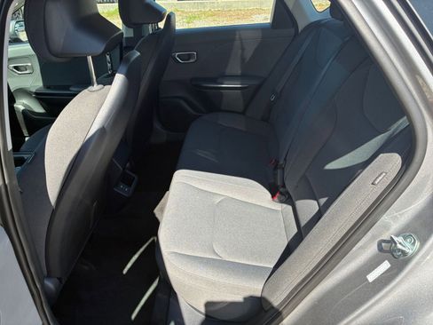 Used 2025 Kia K4 LXS image 19