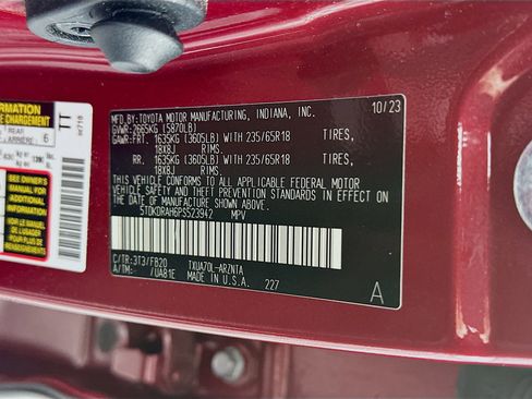 Used 2023 Toyota Highlander LE image 12