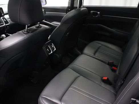 Used 2023 Kia Sorento S w/ Panoramic Sunroof Package FWD image 21