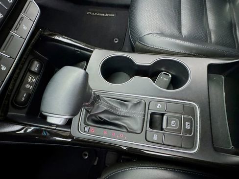 Used 2019 Kia Sorento EX FWD image 17