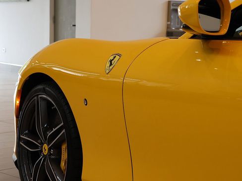 Certified 2025 Ferrari Roma Spider RWD image 73