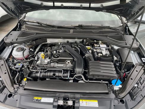 Used 2025 Volkswagen Jetta SE image 33