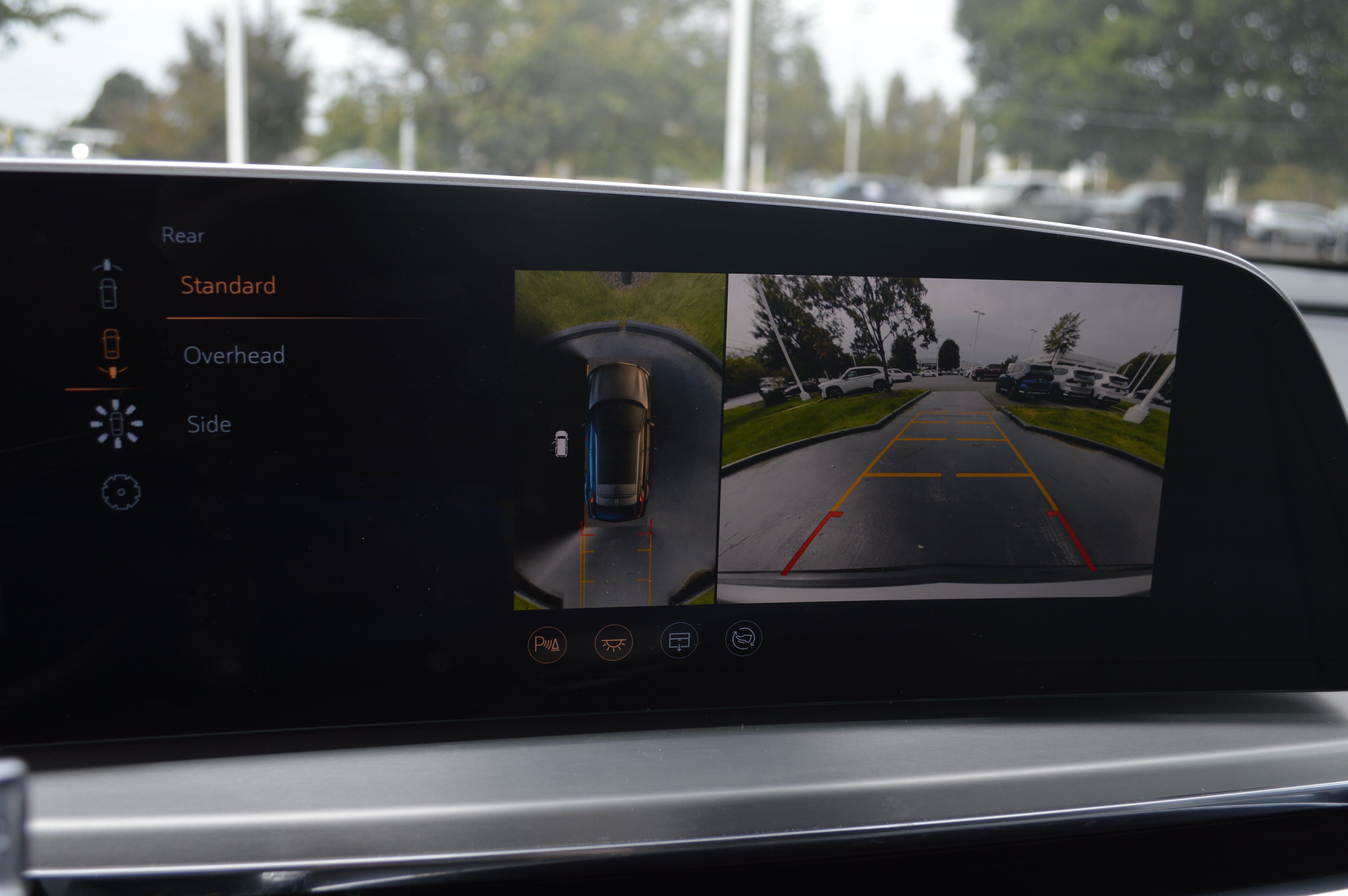 Used 2024 Cadillac Lyriq Sport RWD image 18