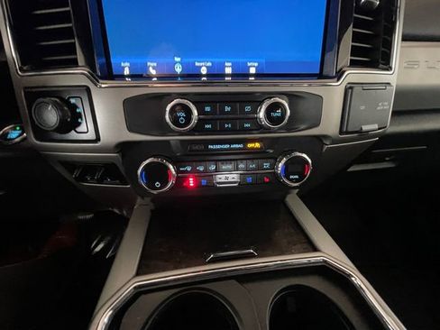 Used 2022 Ford F250 Lariat w/ Black Appearance Package image 22