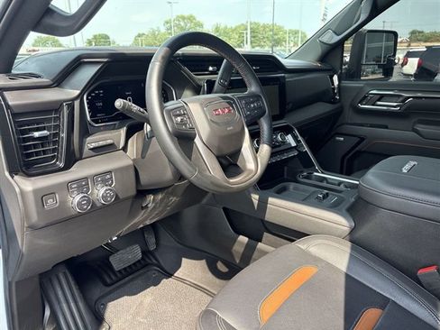 Certified 2024 GMC Sierra 2500 AT4 w/ Technology Package AWD/4WD image 10