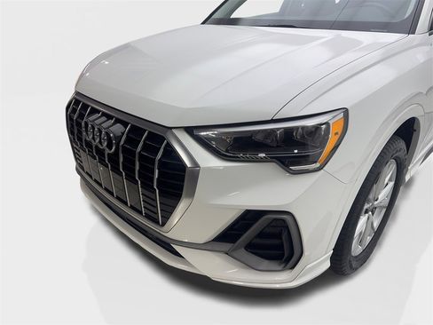 Used 2022 Audi Q3 2.0T Premium w/ Convenience Package image 16