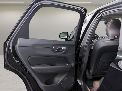 Certified 2024 Volvo XC60 B5 Plus w/ Climate Package image 29