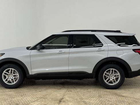 New 2026 Ford Explorer Active w/ Active Comfort Package image 2