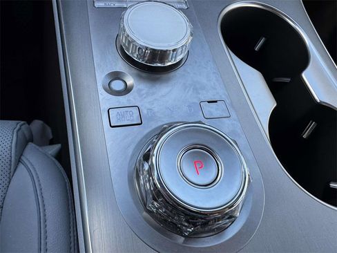 Certified 2026 Genesis GV70 2.5T Advanced image 27