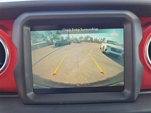 Certified 2022 Jeep Wrangler Unlimited Rubicon w/ Safety Group image 18