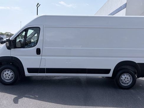 Used 2023 RAM ProMaster 2500 FWD image 3