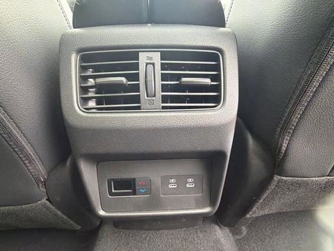 Used 2025 Nissan Rogue SL w/ SL Premium Package image 15